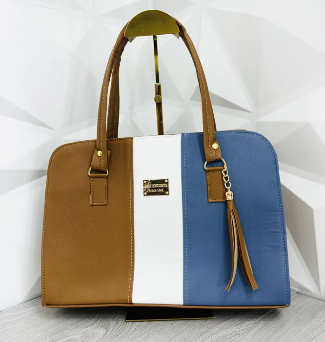 Bolsa tricolor camel blanco y azul